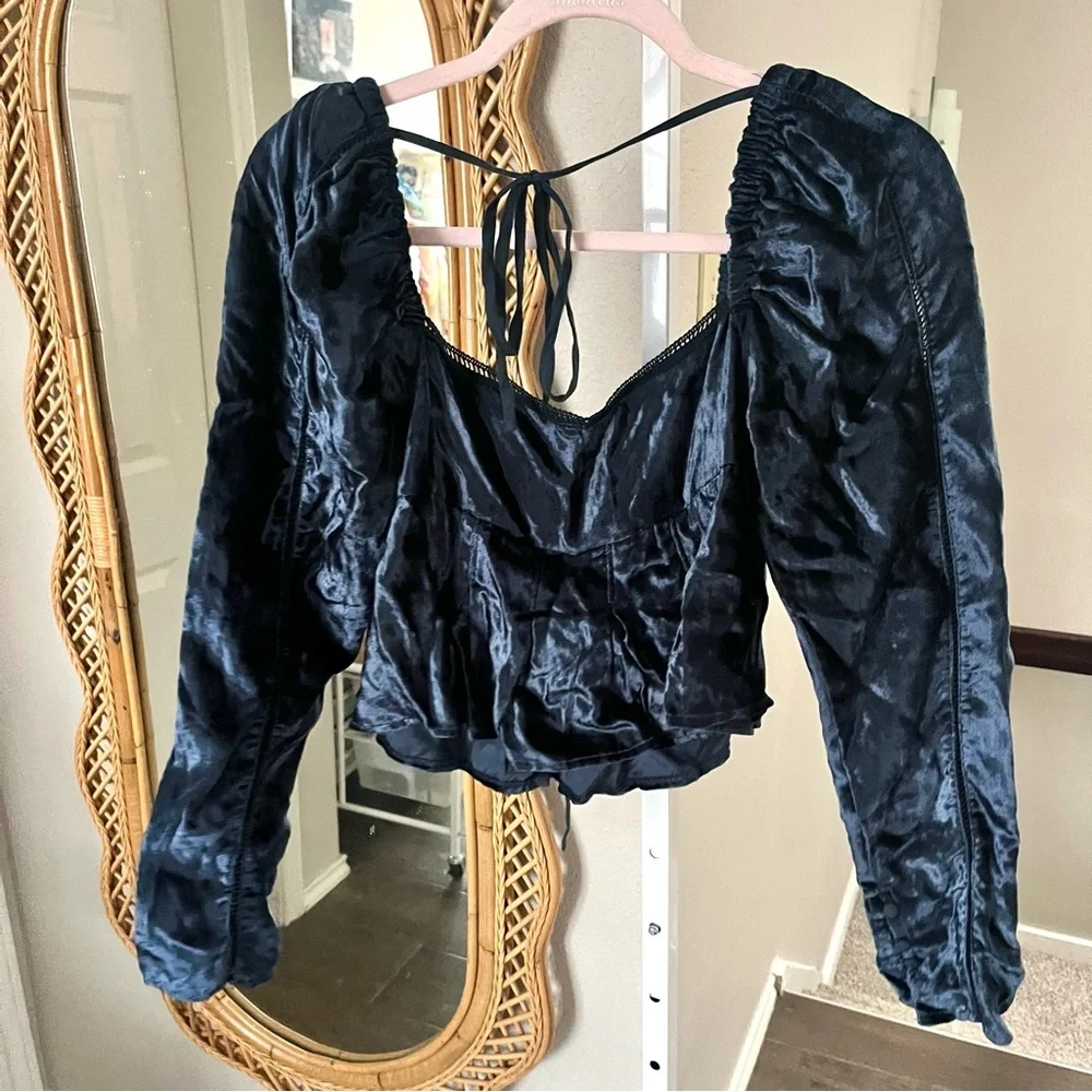 Free People / NWT Bali Heirloom Rose Crushed Velvet Long Sleeve Crop Top